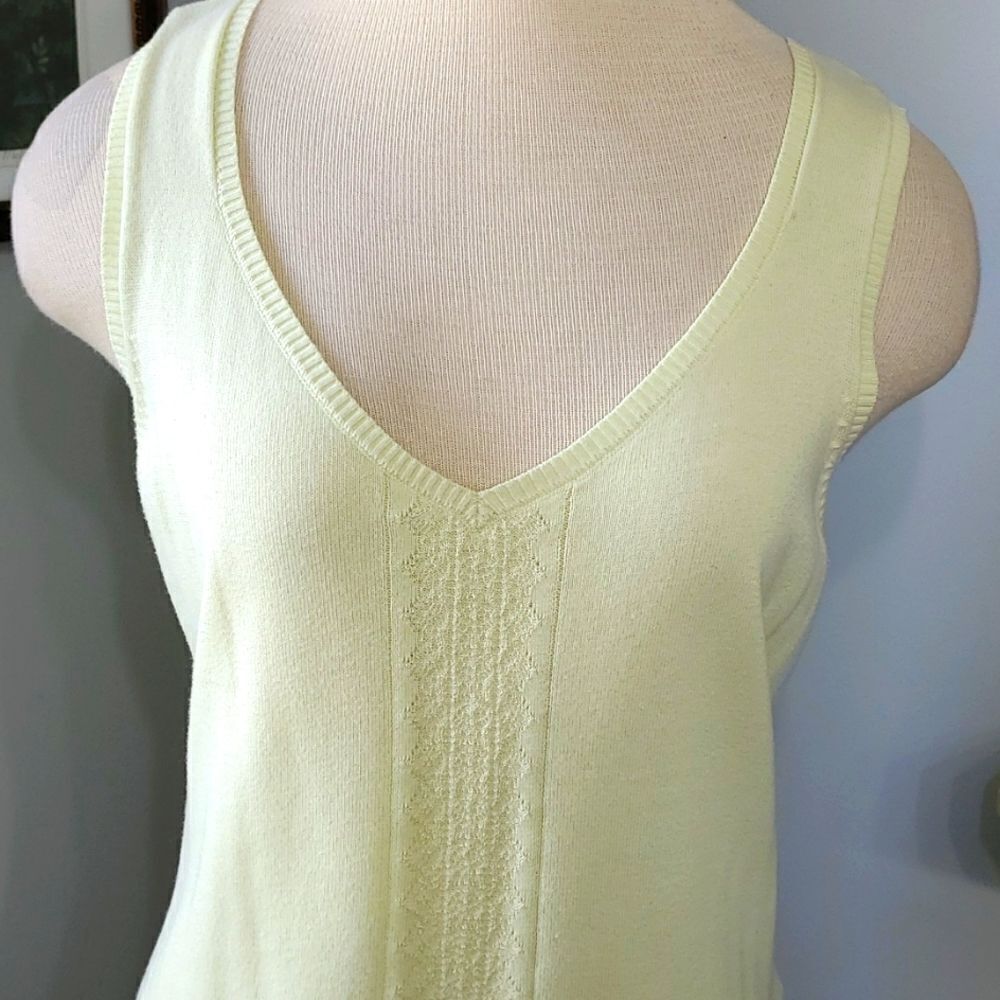 SIGRID Olsen sweater tank‎ top. Light yellow. Size medium. V neck.